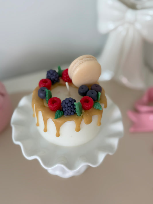 Caramel cake candle with berry topping — Seraphics CA Toronto handmade